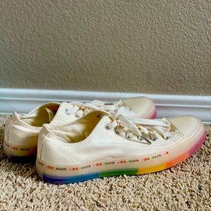 COPY - PRIDE Converse Shoes men’s 7/ Women’s 9